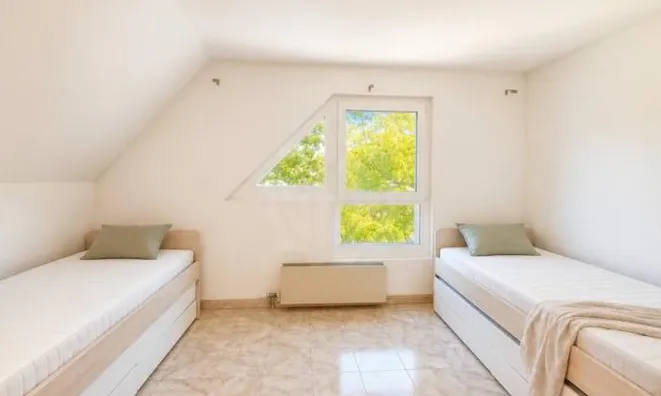 Недвижимость Apartment 4 rooms: 7