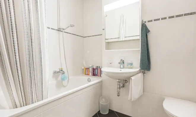 Недвижимость Apartment 5 rooms: 4