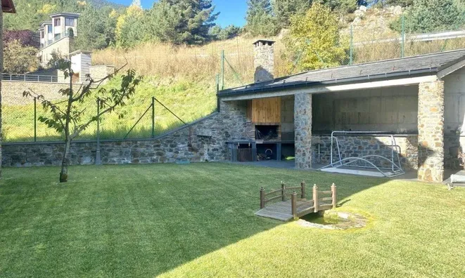 Недвижимость Discover this magnificent chalet in a peaceful mountain area: 5
