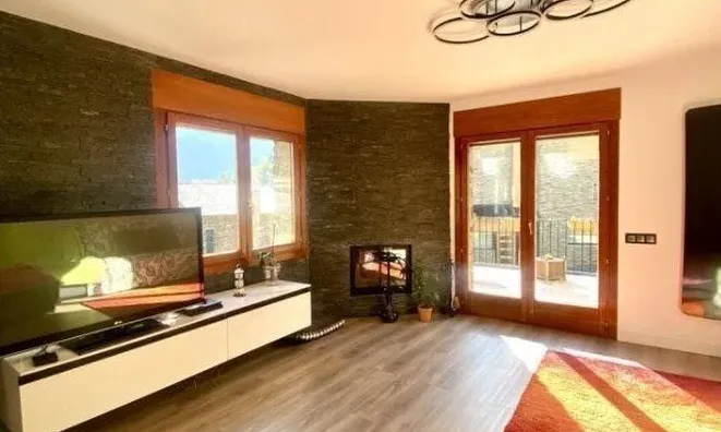 Недвижимость Discover this magnificent chalet in a peaceful mountain area: 8