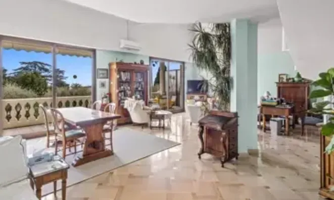 Недвижимость Villa République Cannes: 2
