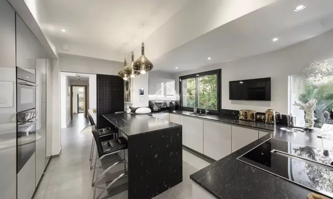 Недвижимость Villa Croix des Gardes: 8