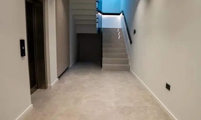 Недвижимость 6 Bedroom Villa For sale, Germasogeia,: 6