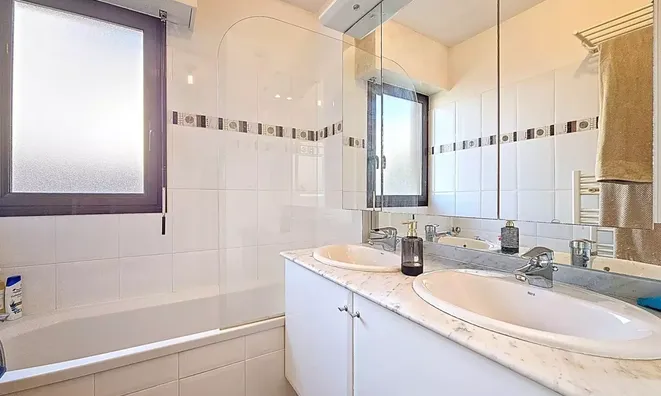 Недвижимость Villa République Cannes: 14