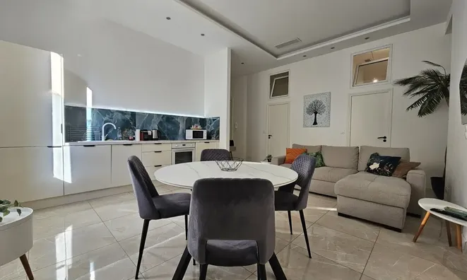 Недвижимость Villa République Cannes: 1