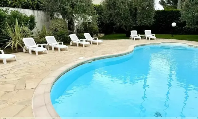 Недвижимость Villa Croix des Gardes: 2
