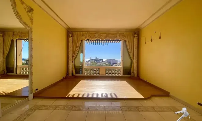 Недвижимость Villa Petit Juas: 1