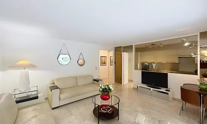 Недвижимость Property Type: Apartment  
Location: Cannes, Centre-ville  

Apartment Cannes Centre: 5
