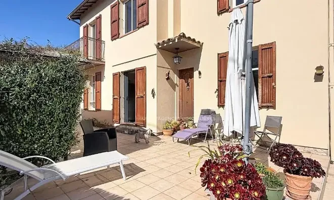 Недвижимость Villa Croix des Gardes: 1