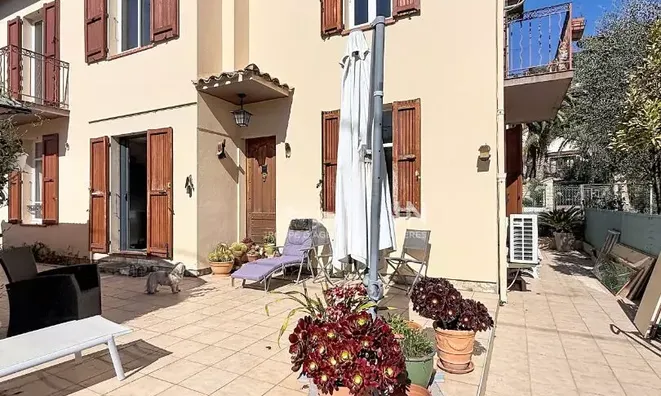 Недвижимость Villa Croix des Gardes: 2
