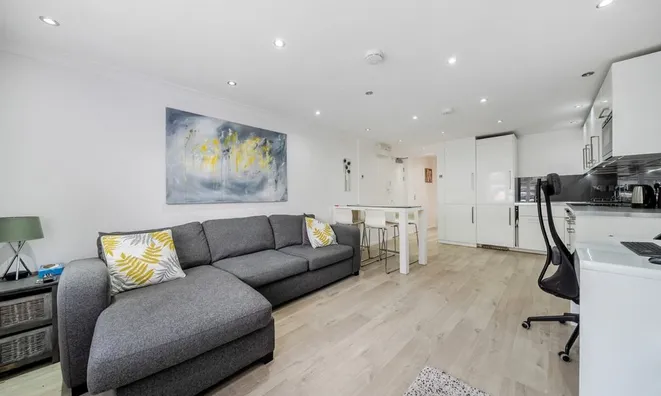 Недвижимость Weald Close: 1