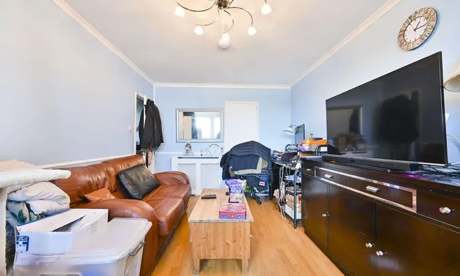 Недвижимость Woodchester Square, Royal Oak: 2