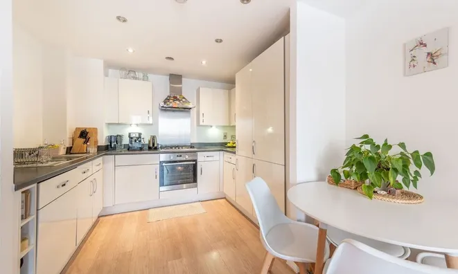 Недвижимость Flowers Close, Dollis Hill: 9