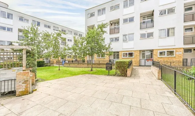 Недвижимость Elias Place, Oval: 3