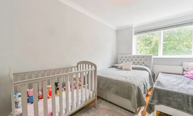 Недвижимость Elias Place, Oval: 5