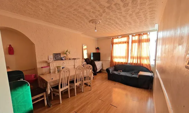 Недвижимость Cambridge Heath Road: 1