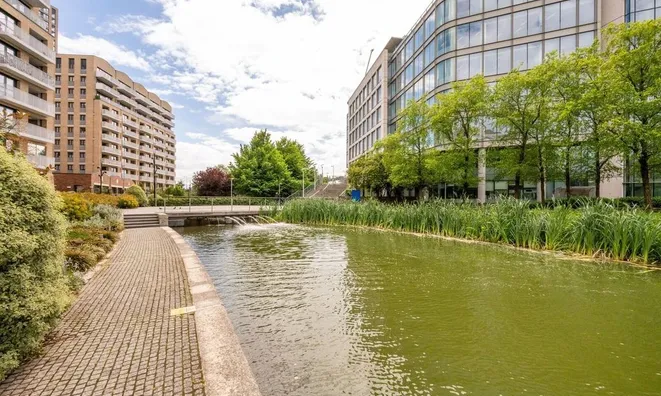 Недвижимость Lakeside Drive, Park Royal: 5