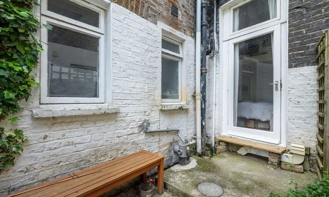 Недвижимость Brecknock Road: 2