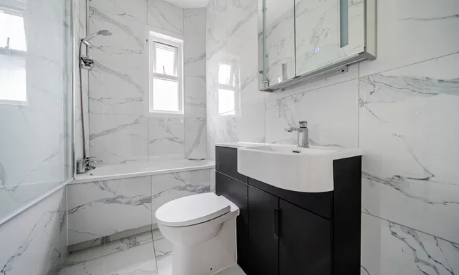 Недвижимость Upper Richmond Road, Putney: 1