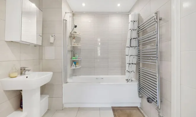 Недвижимость Woodley Crescent, Coleby House: 2