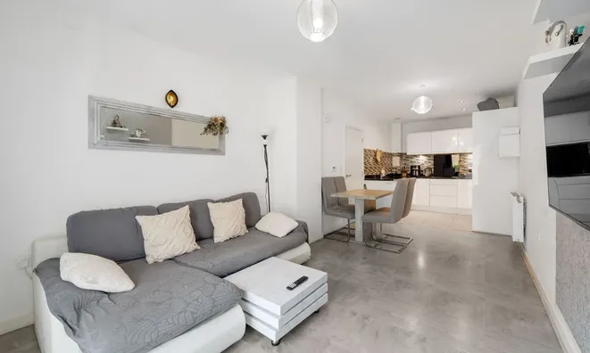 Недвижимость Woodley Crescent, Coleby House: 6