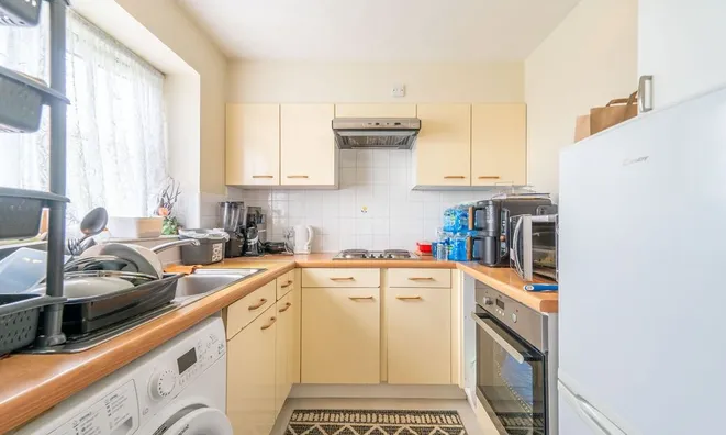Недвижимость Campbell Gordon Way, Gladstone Park: 6