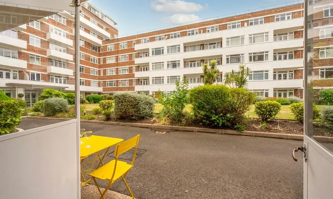 Недвижимость Upper Richmond Road, Putney: 2