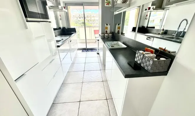 Недвижимость House in Cannes République: 2
