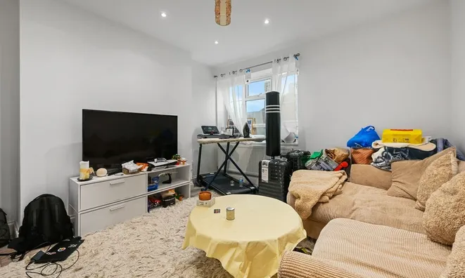Недвижимость White City Estate: 8
