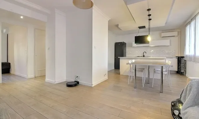 Недвижимость Villa Petit Juas: 1