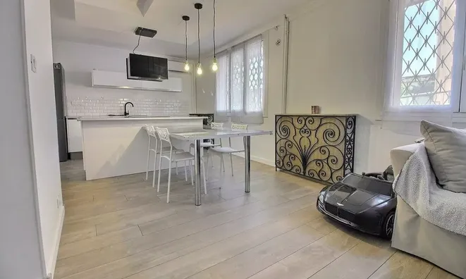 Недвижимость Villa Petit Juas: 2