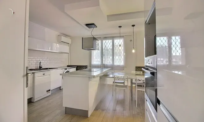 Недвижимость Villa Petit Juas: 4