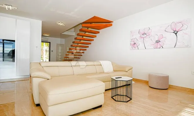 Недвижимость Семейный дом 250 м², Опатия: 10