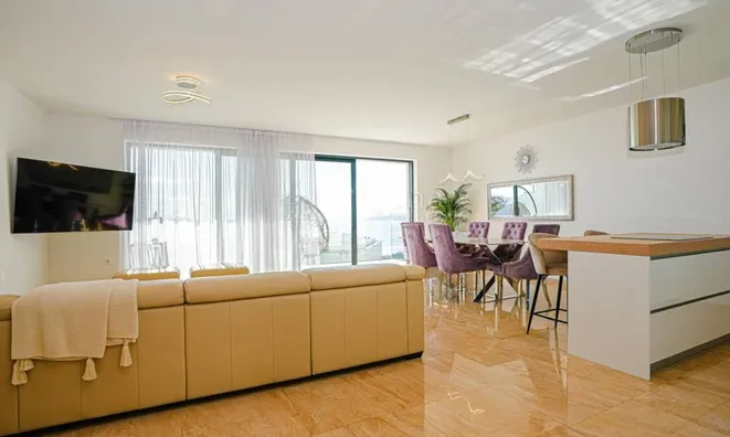 Недвижимость Семейный дом 250 м², Опатия: 15