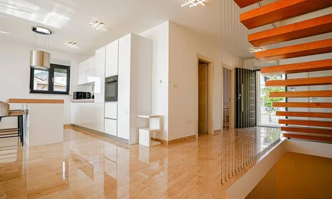 Недвижимость Семейный дом 250 м², Опатия: 18