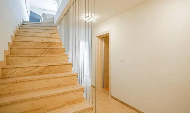 Недвижимость Семейный дом 250 м², Опатия: 19