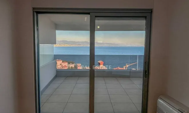 Недвижимость Трёхкомнатная квартира, центр: 12