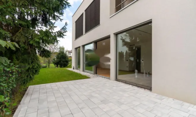 Недвижимость Четырехкомнатная квартира Бежиград: 1