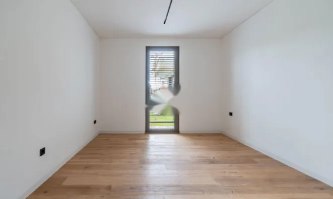 Недвижимость Четырехкомнатная квартира Бежиград: 73