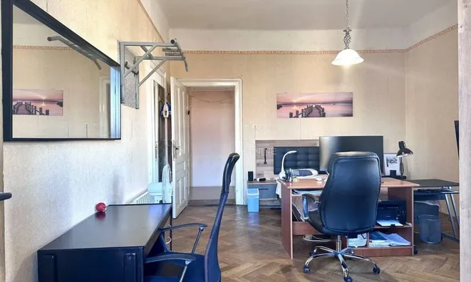 Недвижимость Трёхкомнатная квартира, Центр: 4