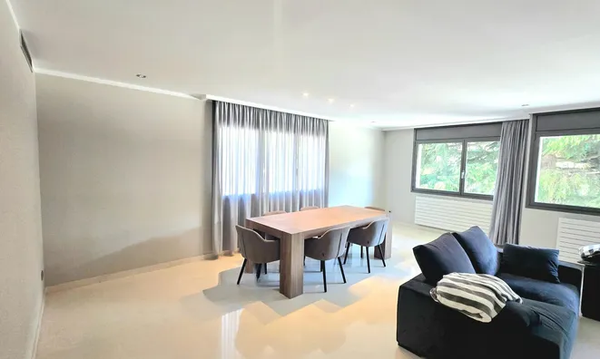 Недвижимость Central apartment in Escaldes with three bedrooms, two parking spaces and storage: 3