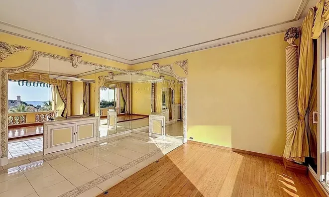 Недвижимость Villa Petit Juas: 2