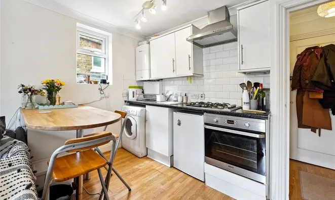 Недвижимость Kelmscott Road: 7