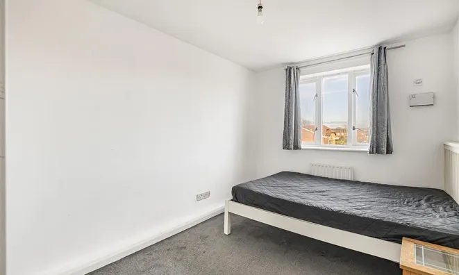 Недвижимость Sandifer Drive, Cricklewood: 11