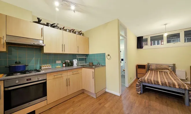 Недвижимость Hazlewood Crescent: 1