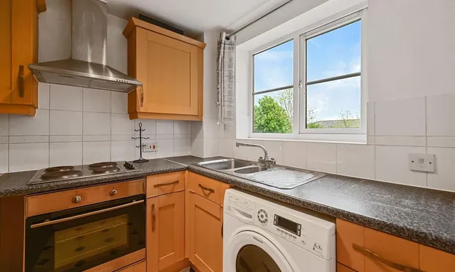 Недвижимость Windmill Drive, Cricklewood: 6