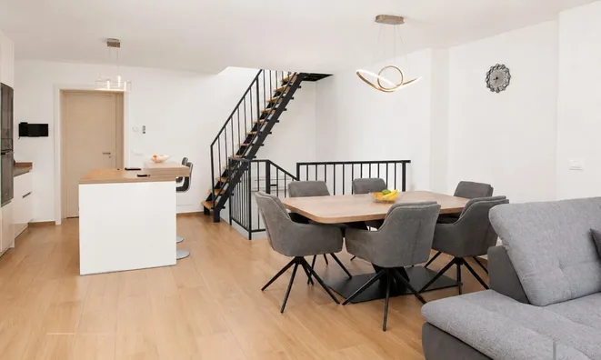 Недвижимость New four-room accommodation Izola: 4