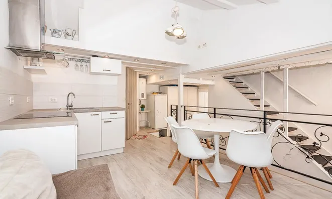 Недвижимость Four-room apartment Piran: 1