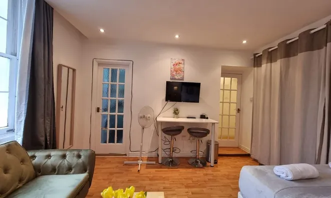 Недвижимость Gloucester Terrace: 2