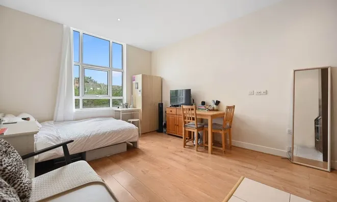 Недвижимость Bromyard Avenue, Acton: 4